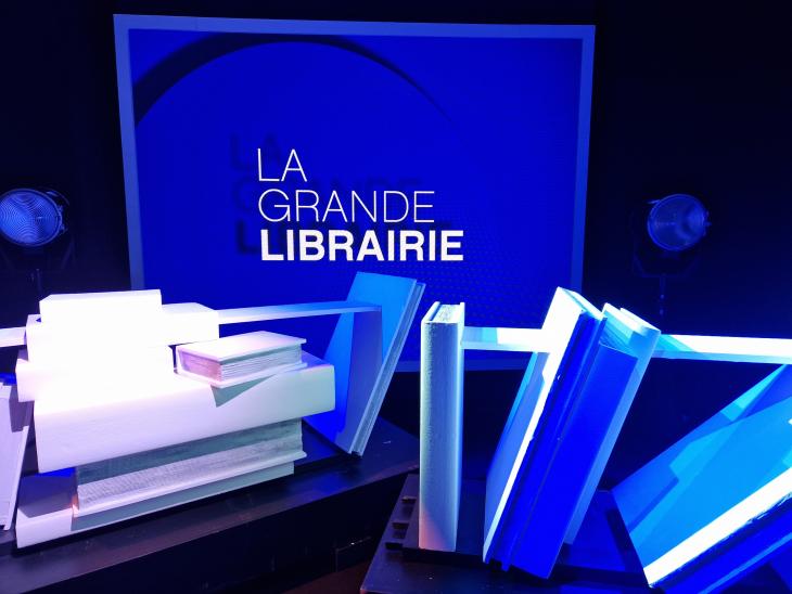 Le décor de fond de l'émission La Grande Librairie- Studio France 5-France Télévisions
