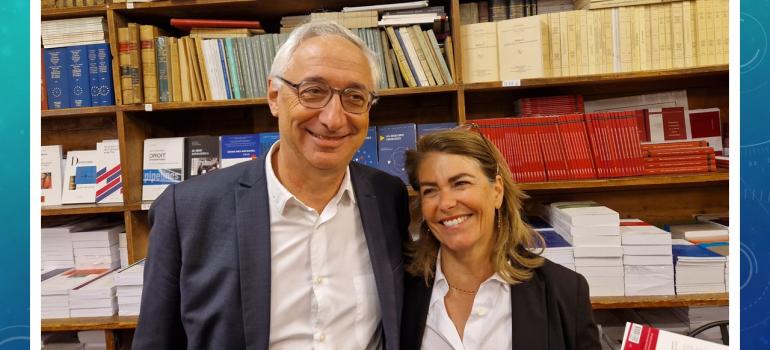 Basile et Sophie Ader à la librairie Pédone, lors de la signature du livre « Procès en scène »